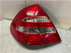 Tail Lamp BENZ W211 03-06 低配 尾灯 R 不带LED