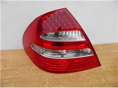Tail Lamp BENZ W211 03-06 高配 尾灯 R 带LED