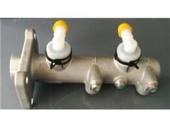 Brake Master Cylinder ME295340